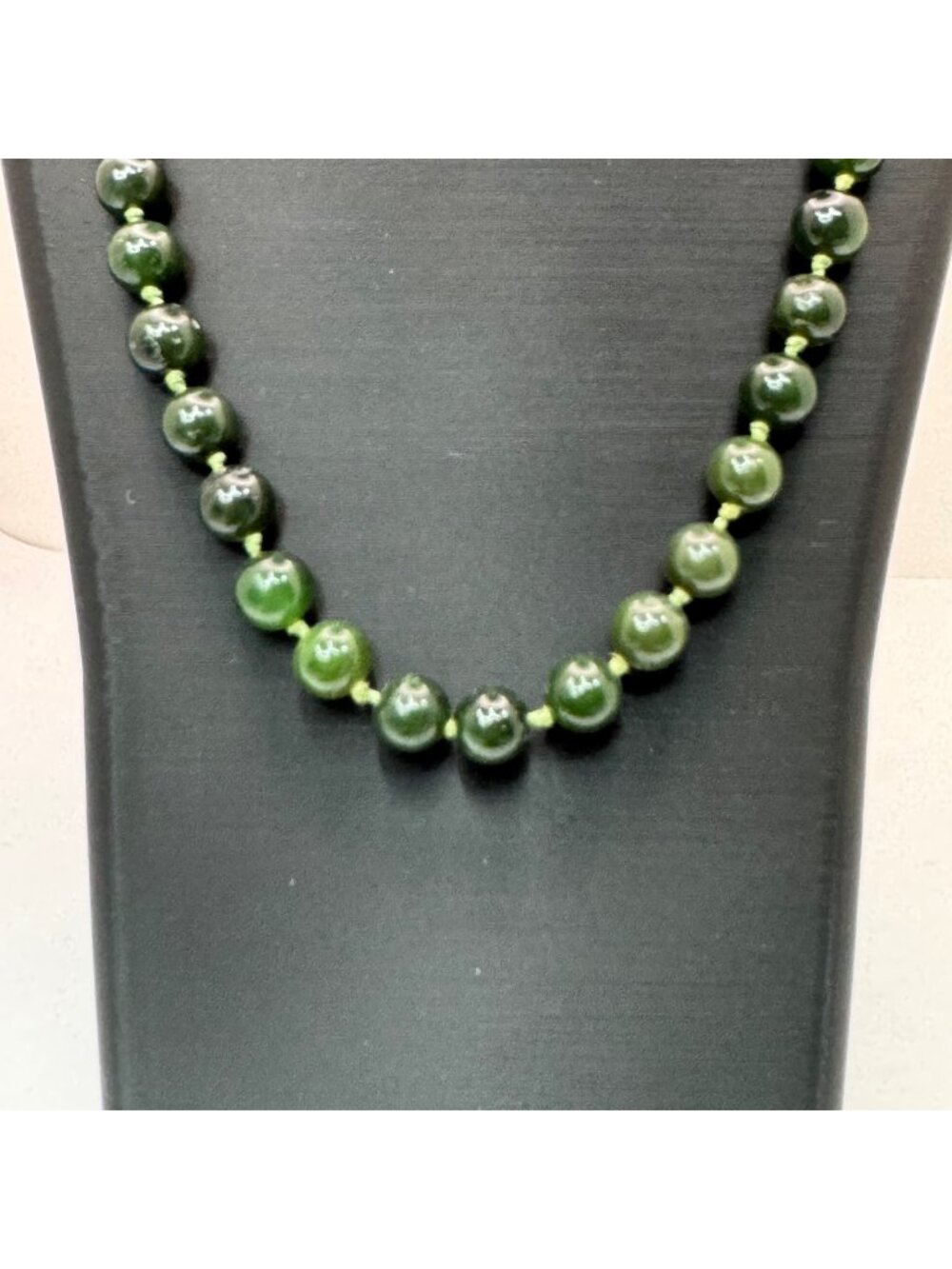 Dark Green Jade Beaded Necklace Double Knotted 14K Gold Clasp 32 Elegant Vintage